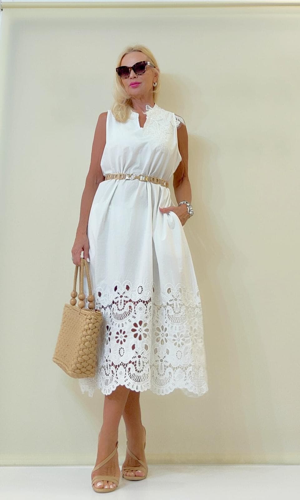 Colectie de vara 2026 - Rochie Midi Broderie
